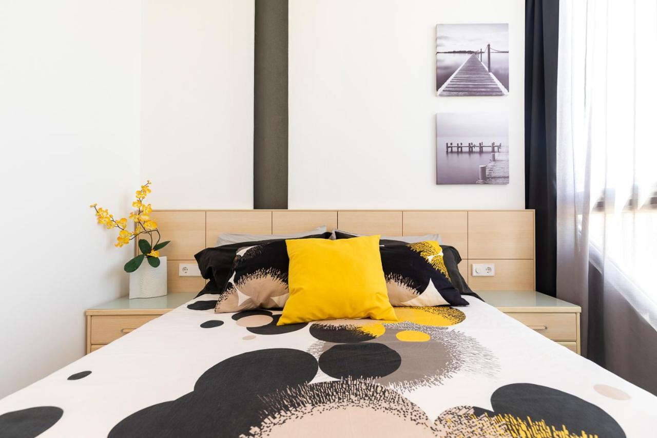 Sylvia 1M - Precioso Apartamento En Primera Linea De Mar - Centrico - Playa - Wifi Эмпуриабрава Экстерьер фото