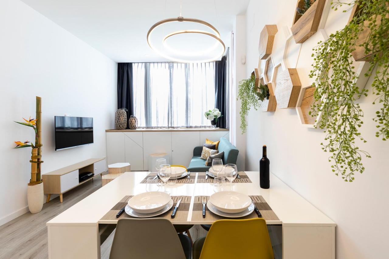 Sylvia 1M - Precioso Apartamento En Primera Linea De Mar - Centrico - Playa - Wifi Эмпуриабрава Экстерьер фото