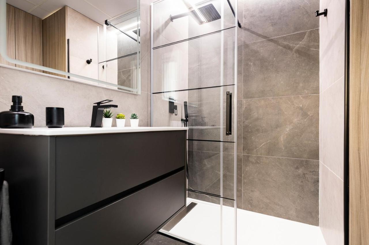 Sylvia 1M - Precioso Apartamento En Primera Linea De Mar - Centrico - Playa - Wifi Эмпуриабрава Экстерьер фото