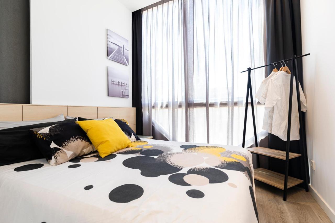 Sylvia 1M - Precioso Apartamento En Primera Linea De Mar - Centrico - Playa - Wifi Эмпуриабрава Экстерьер фото